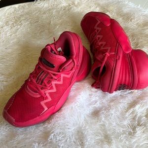 Basketball shoes kids 5 1/2